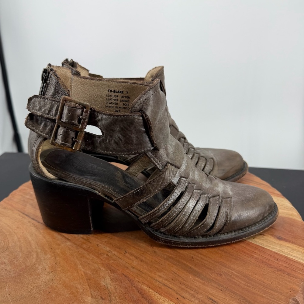 Freebird by Steven Blake‎ Strappy Ankle Sandal Boot Brown Leather Bootie size 7